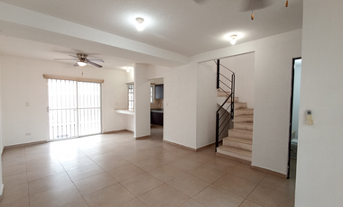 Casa en Venta en Dream Lagoons, Apodaca | 3 Recámaras, Frente a la Alberca