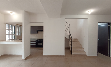 Casa en Venta en Dream Lagoons, Apodaca | 3 Recámaras, Frente a la Alberca
