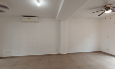 Casa en Venta en Dream Lagoons, Apodaca | 3 Recámaras, Frente a la Alberca