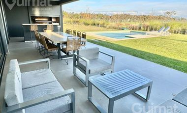 Excelente Casa en Acacias, Puertos del Lago 728m2 de lote.