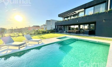 Excelente Casa en Acacias, Puertos del Lago 728m2 de lote.
