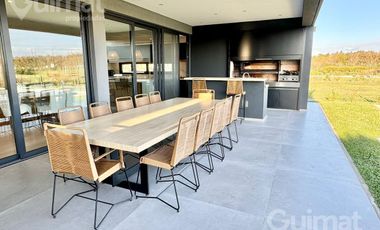 Excelente Casa en Acacias, Puertos del Lago 728m2 de lote.