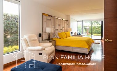 Casa en club house con habitacion ppal en 1er piso