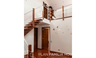 Casa en club house con habitacion ppal en 1er piso