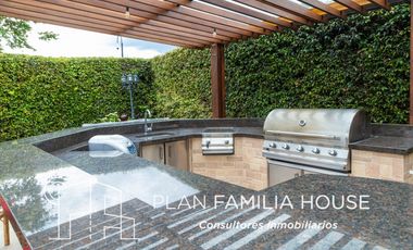 Casa en club house con habitacion ppal en 1er piso