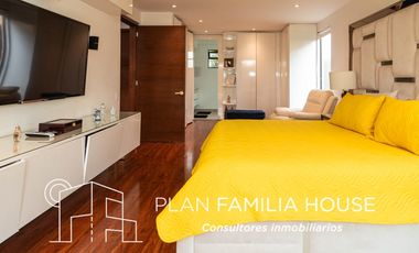 Casa en club house con habitacion ppal en 1er piso