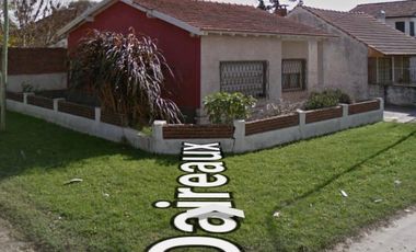 VENDO OPORTUNIDAD CHALET A RECICLAR CON PATIO Y GARAJE EN CAISAMAR