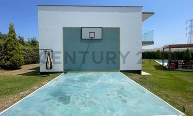 Casa de Playa de Lujo a 15 Minutos de Asia –Piscina, Cancha y Bungalows Privados