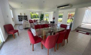 Casa de Playa de Lujo a 15 Minutos de Asia –Piscina, Cancha y Bungalows Privados