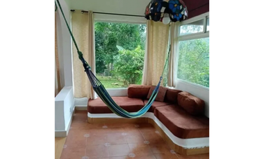 CASA CAMPESTRE / CERRO AZUL / 1400M2 / AMOBLADO / 3 HAB