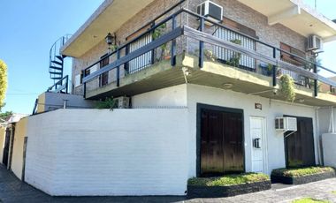 ¡Casa PH Temperley con cochera y parrilla listo para mudarse!