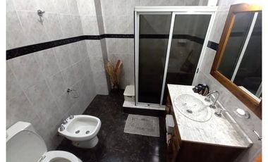 ¡Casa PH Temperley con cochera y parrilla listo para mudarse!