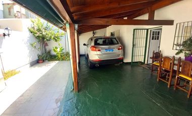 ¡Casa PH Temperley con cochera y parrilla listo para mudarse!