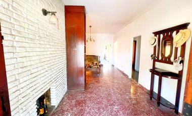 VENTA CASA 4 AMBIENTES PILETA QUINCHO COCHERA
