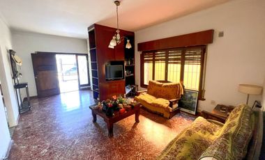 VENTA CASA 4 AMBIENTES PILETA QUINCHO COCHERA