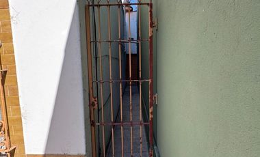 Casa en venta Quilmes 2 dorm sup para construir