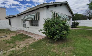 Venta casa 2 dormitorios B Centenario