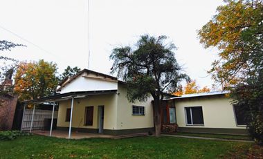 Neuquen Centenario Casa/Oficina  Zona Primera rotonda de ingreso a la ciudad, a metros de Farmacia Global sobre ruta 7