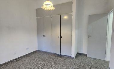 Neuquen Centenario Casa/Oficina  Zona Primera rotonda de ingreso a la ciudad, a metros de Farmacia Global sobre ruta 7