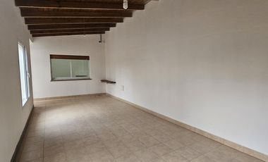 Neuquen Centenario Casa/Oficina  Zona Primera rotonda de ingreso a la ciudad, a metros de Farmacia Global sobre ruta 7