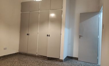 Neuquen Centenario Casa/Oficina  Zona Primera rotonda de ingreso a la ciudad, a metros de Farmacia Global sobre ruta 7