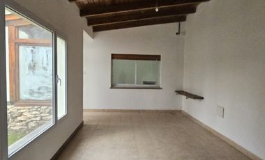 Neuquen Centenario Casa/Oficina  Zona Primera rotonda de ingreso a la ciudad, a metros de Farmacia Global sobre ruta 7