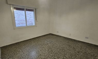 Neuquen Centenario Casa/Oficina  Zona Primera rotonda de ingreso a la ciudad, a metros de Farmacia Global sobre ruta 7
