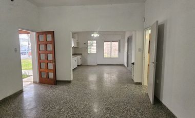 Neuquen Centenario Casa/Oficina  Zona Primera rotonda de ingreso a la ciudad, a metros de Farmacia Global sobre ruta 7