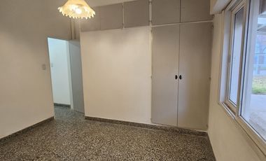 Neuquen Centenario Casa/Oficina  Zona Primera rotonda de ingreso a la ciudad, a metros de Farmacia Global sobre ruta 7