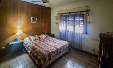 VENTA CASA MULTIFAMILIAR 6 AMB EN CASEROS