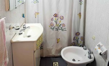 VENTA CASA MULTIFAMILIAR 6 AMB EN CASEROS