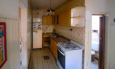 VENTA CASA MULTIFAMILIAR 6 AMB EN CASEROS
