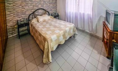 VENTA CASA MULTIFAMILIAR 6 AMB EN CASEROS