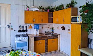 VENTA CASA MULTIFAMILIAR 6 AMB EN CASEROS