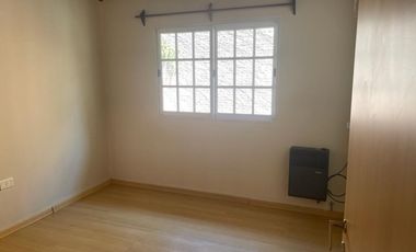 Triplex de 4 amb, con cochera y patio