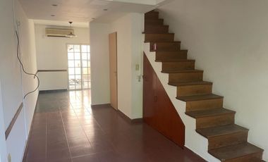 Triplex de 4 amb, con cochera y patio