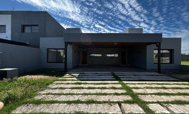 ALQUILER DUPLEX 2 DORM C/COCHERA A ESTRENAR