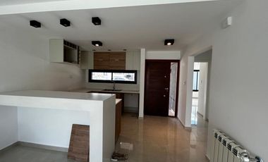 ALQUILER DUPLEX 2 DORM C/COCHERA A ESTRENAR