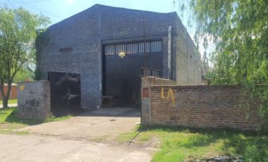 Venta Amplio Galpón. Apto transito pesado