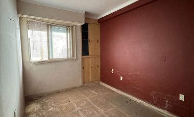 CASA EN VENTA EN PEHUAJÓ CON LOCAL  ZONA CENTRICA