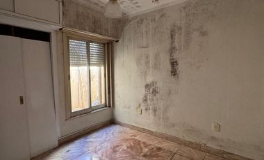 CASA EN VENTA EN PEHUAJÓ CON LOCAL  ZONA CENTRICA