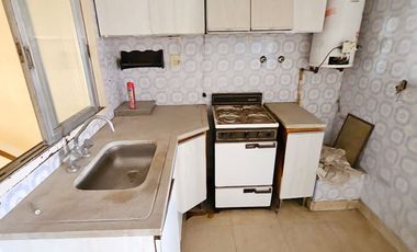 CASA EN VENTA EN PEHUAJÓ CON LOCAL  ZONA CENTRICA