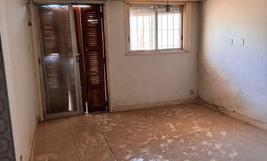 CASA EN VENTA EN PEHUAJÓ CON LOCAL  ZONA CENTRICA