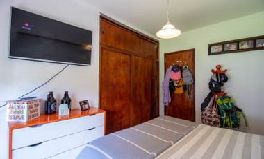 Casa 4 ambientes con parque y quincho