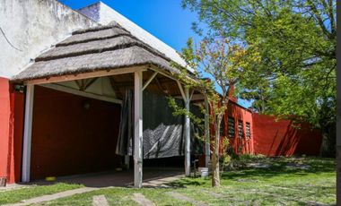 ESPECTACULAR CASA MAS TERRENO CON DOS LOCALES