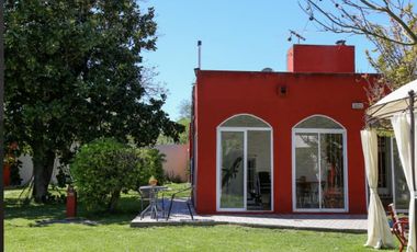 ESPECTACULAR CASA MAS TERRENO CON DOS LOCALES