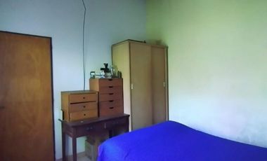 Â¡Descubre tu proximo hogar en esta encantadora casa en venta de 3 amb mas departamento de 2 amb en Don Torcuato!