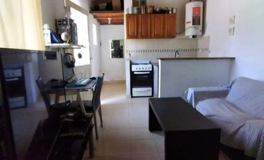 Â¡Descubre tu proximo hogar en esta encantadora casa en venta de 3 amb mas departamento de 2 amb en Don Torcuato!