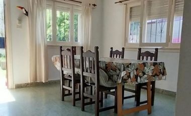 Â¡Descubre tu proximo hogar en esta encantadora casa en venta de 3 amb mas departamento de 2 amb en Don Torcuato!