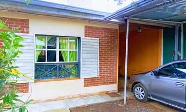 Casa en Venta en Jardin America Barrio 100 viv. Los Lapachos